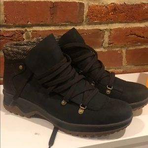 Merrell Hiking Boots! BRAND NEW W/OUT TAGS!